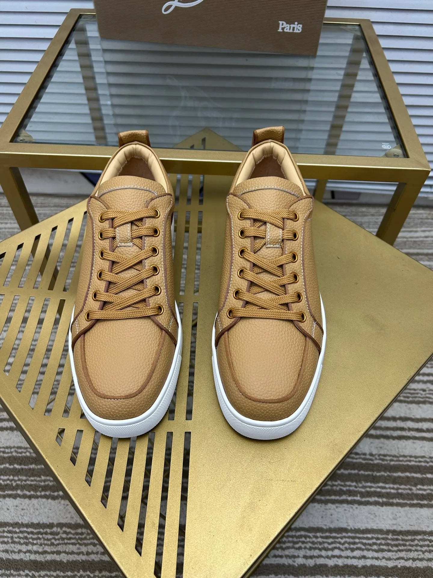 (Customized model) Ex-factory price is 480. christian louboutin (CL red sole shoes) counter series, casual sneakers for couples 📢 📢 📢 Exclusive hot style release 🎈🎈💪 Movable latex feet 👻 Finished outsole line [Proud] 😝Female 35-40# Male 38#-46, global supply😝 [Top version]: Original imported genuine leather upper, top original leather lining, original molded TPU outsole, original 1:1 detail processing, original shoe last,